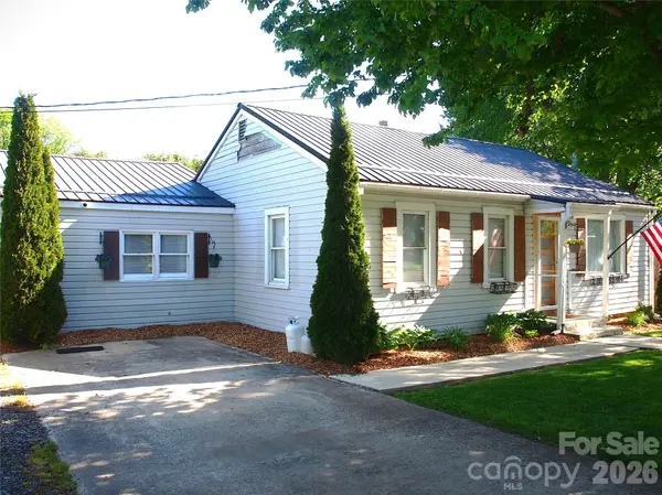 316 Hazelwood AVE, Waynesville, NC 28786