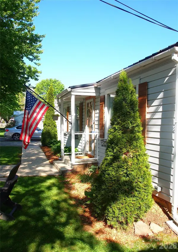 316 Hazelwood AVE, Waynesville, NC 28786