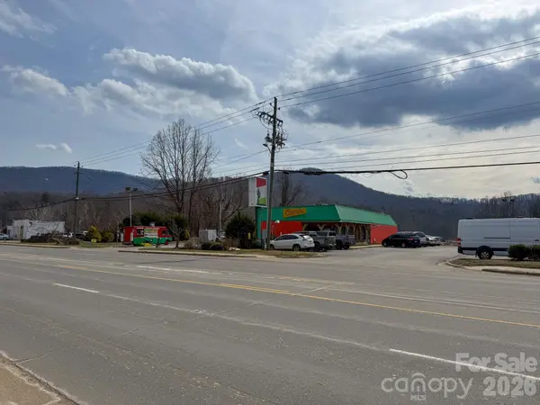 1297 Tunnel RD, Asheville, NC 28805