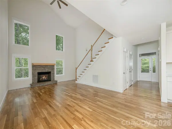 366 Mistletoe TRL, Hendersonville, NC 28791