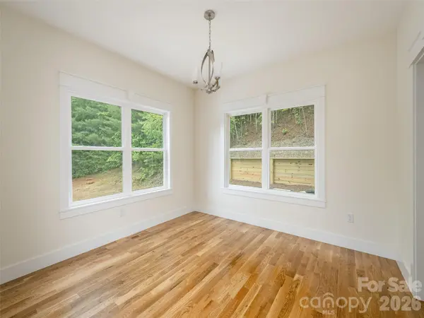 366 Mistletoe TRL, Hendersonville, NC 28791