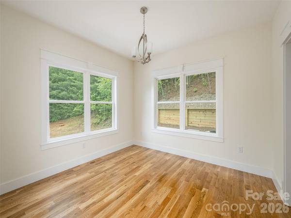 366 Mistletoe TRL, Hendersonville, NC 28791
