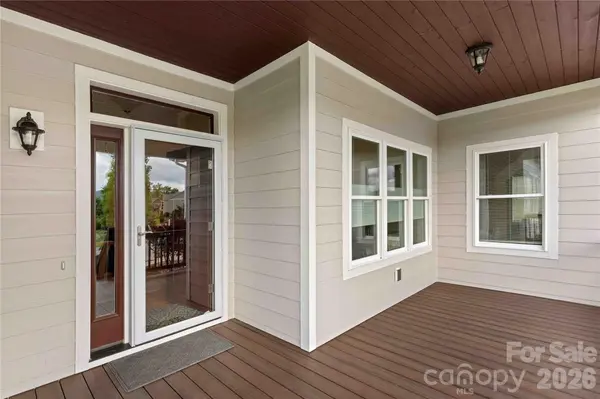 806 Blacksmith Run DR, Hendersonville, NC 28792