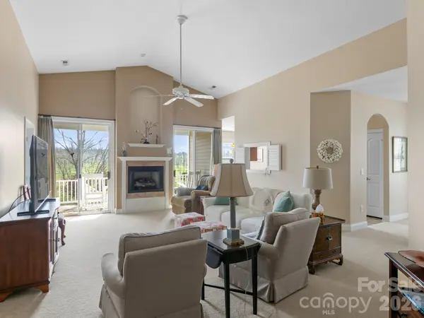 7 Eagle Creek TRL S, Flat Rock, NC 28731