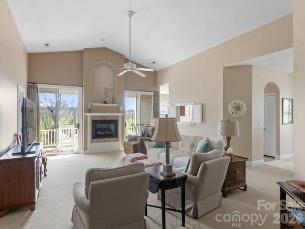 7 Eagle Creek TRL S, Flat Rock, NC 28731