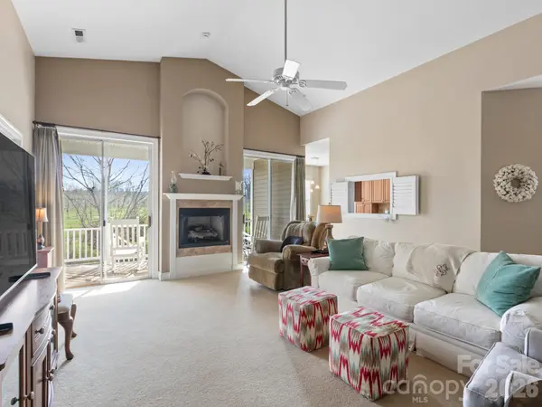 7 Eagle Creek TRL S, Flat Rock, NC 28731