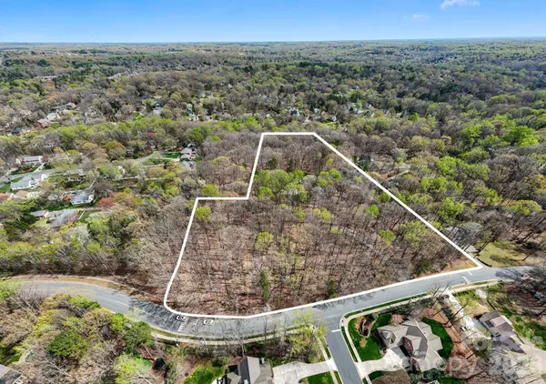 801 Reverdy LN, Matthews, NC 28105