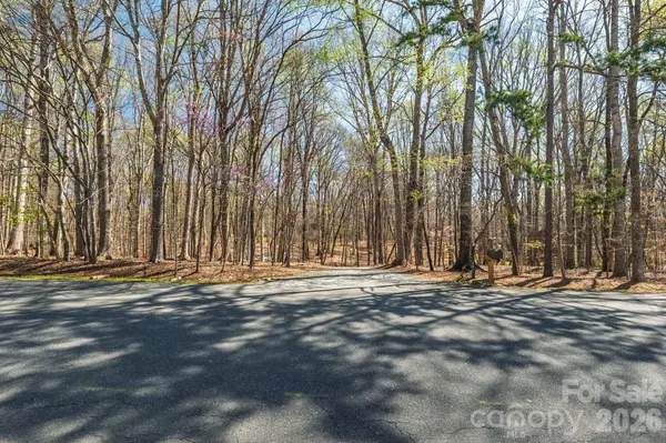 801 Reverdy LN, Matthews, NC 28105