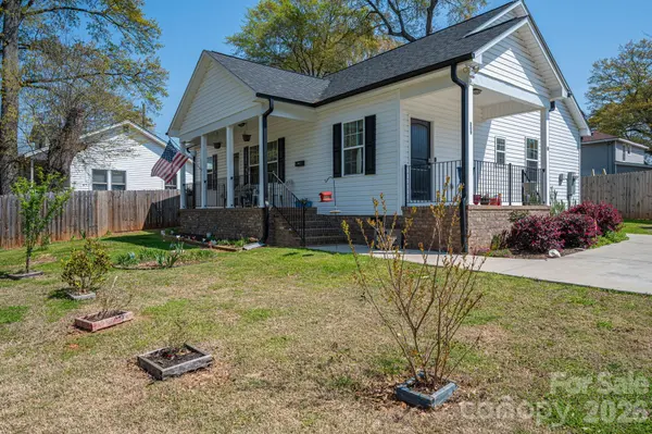 209 Wood ST, Mount Holly, NC 28120