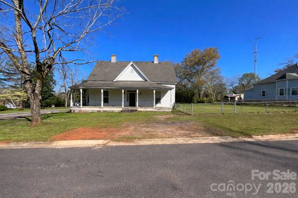 416 W Liberty ST, Winnsboro, SC 29180