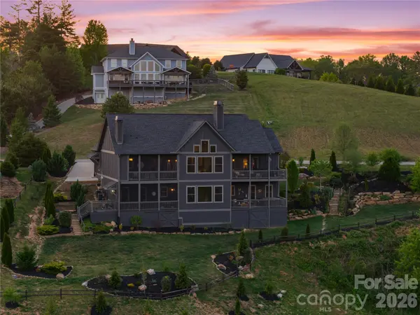 28 Gracie LN, Weaverville, NC 28787