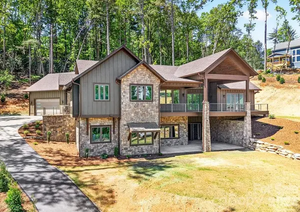 246 Northview DR, Hendersonville, NC 28791