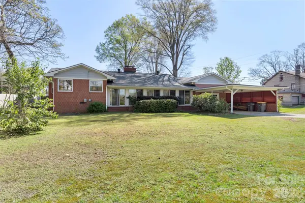 2108 S Cannon BLVD, Kannapolis, NC 28083