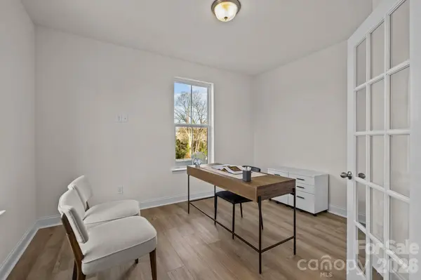3106 Middle ST, Charlotte, NC 28278
