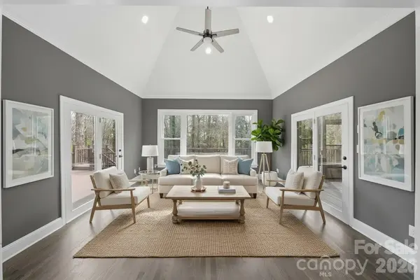 3916 2nd Street DR NW, Hickory, NC 28601