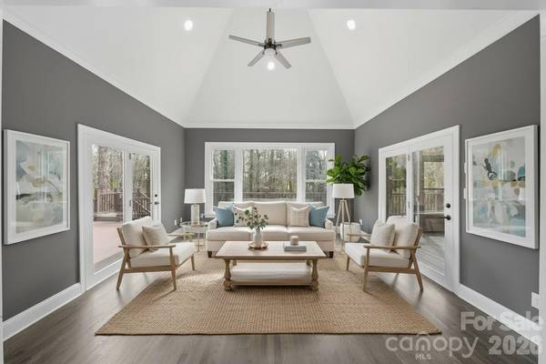 3916 2nd Street DR NW, Hickory, NC 28601