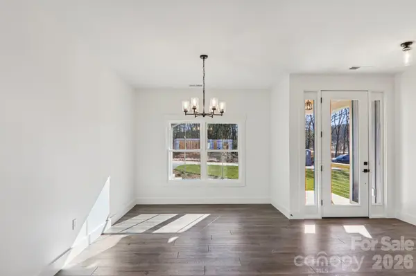 56 Haywood Park DR, Hendersonville, NC 28791