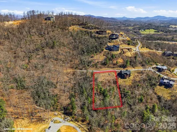 367 Curtain BLF, Hendersonville, NC 28791