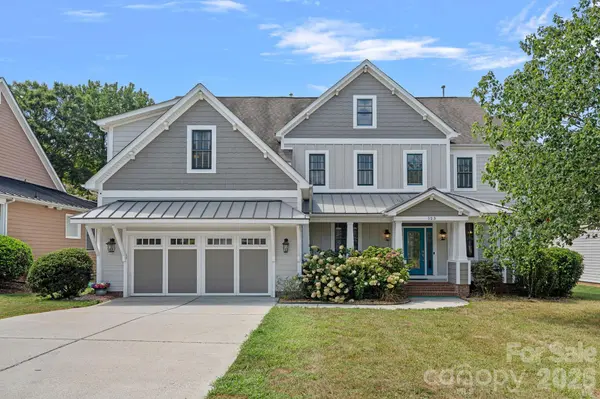 123 Hedgewood DR, Mooresville, NC 28115