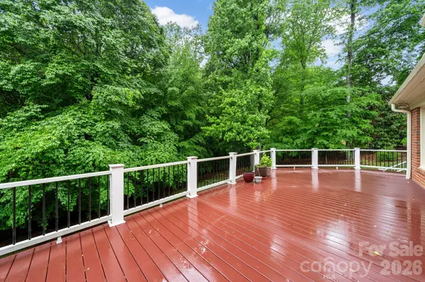 5215 Silchester LN, Charlotte, NC 28215