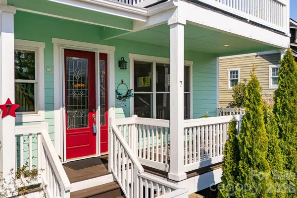 7 Oakhaven TER, Asheville, NC 28803