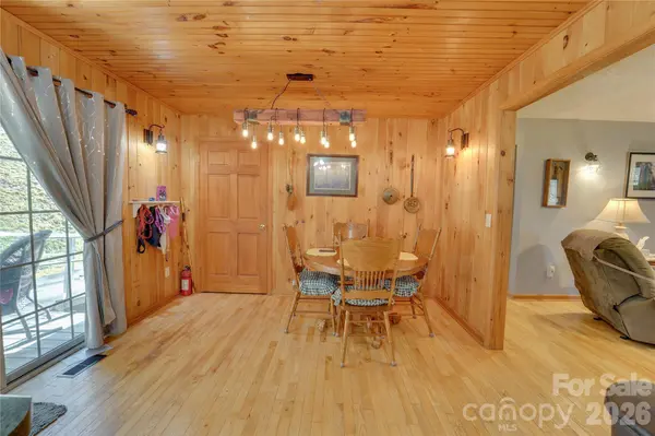 335 Icenhower RD, Leicester, NC 28748