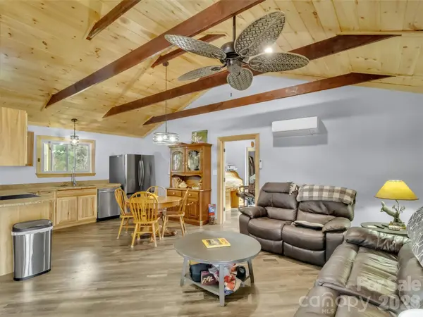 522 N River RD, Sylva, NC 28779