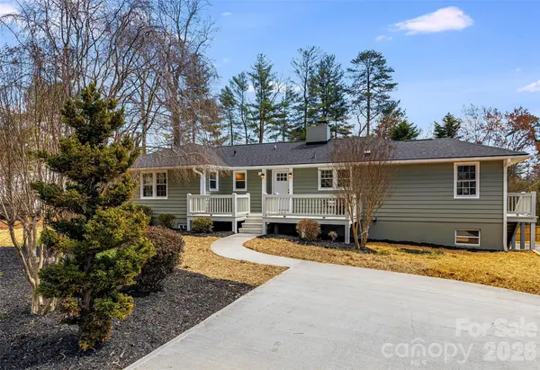 107 Balsam RD, Hendersonville, NC 28792