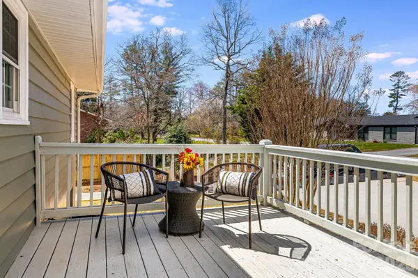 107 Balsam RD, Hendersonville, NC 28792