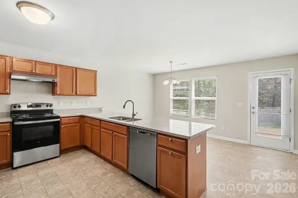 999 Ramsgate DR SW, Concord, NC 28025