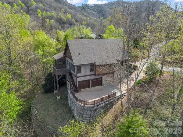 29 Crockett Ridge RD, Black Mountain, NC 28711
