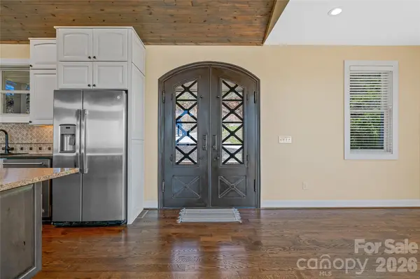 179 Serenity Ridge TRL, Asheville, NC 28804