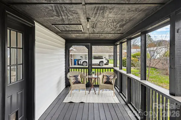 26 Francis ST, Waynesville, NC 28786