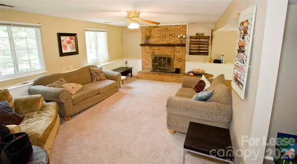 1635 Van Dyke DR, Charlotte, NC 28213