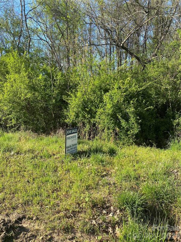 0 Happy Hill RD, Fairmont, NC 28340
