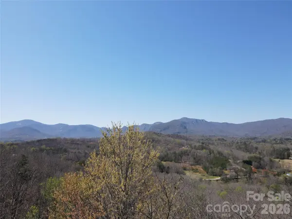 600 High Pines LOOP, Lake Lure, NC 28746
