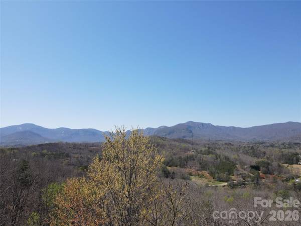 600 High Pines LOOP, Lake Lure, NC 28746