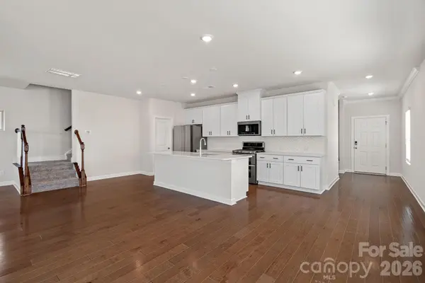 11935 Red Leaf DR, Charlotte, NC 28215
