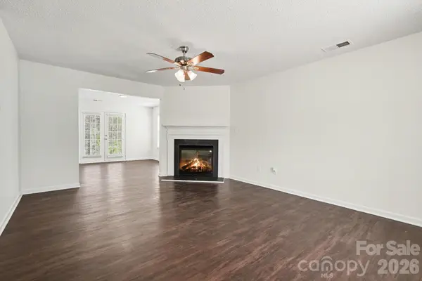 6308 Dumont LN, Charlotte, NC 28269