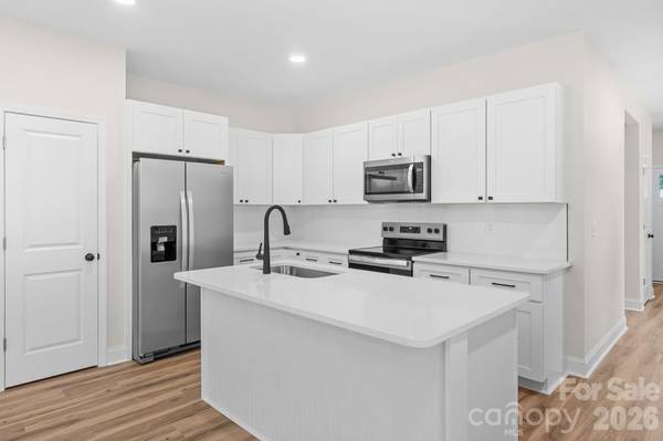 2123 Woodhurst LN, Albemarle, NC 28001