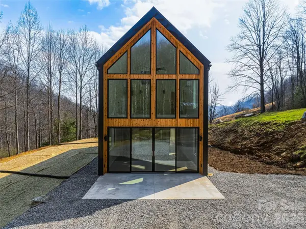710 Kendal DR, Leicester, NC 28748
