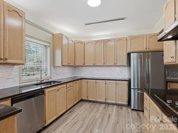 8128 Cane Pointe LN, Waxhaw, NC 28173