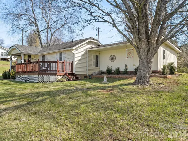 19 Mingus ST, Canton, NC 28716