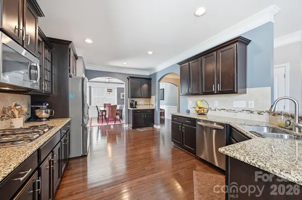 5041 El Molino DR, Charlotte, NC 28214
