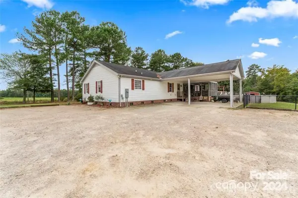 10560 Lake Royalle RD, Spring Hope, NC 27882