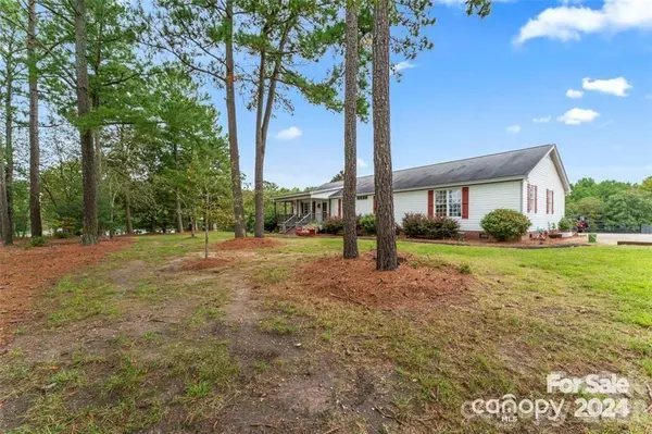 10560 Lake Royalle RD, Spring Hope, NC 27882