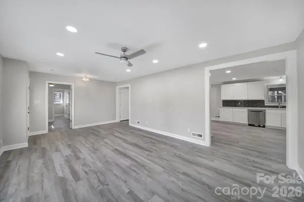 519 Amon LN, Pineville, NC 28134