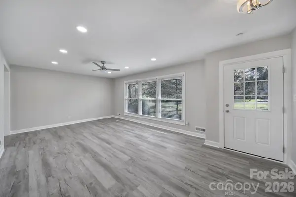 519 Amon LN, Pineville, NC 28134
