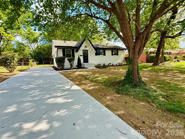 4330 Colebrook RD, Charlotte, NC 28215