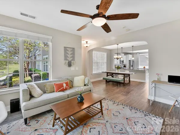 2718 Tranquil Oak PL, Charlotte, NC 28206